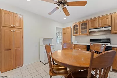 123 Edgewood Ter, South Bound Brook Boro, NJ 08880 - Photo 9