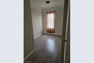 604 Freeman St, Lyndhurst Township, NJ 07071 - Photo 7