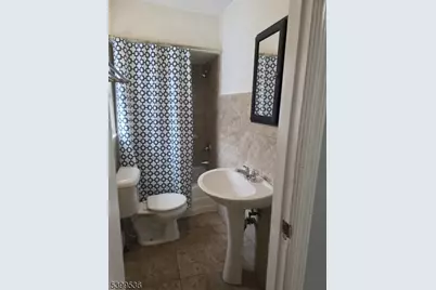 604 Freeman St, Lyndhurst Township, NJ 07071 - Photo 5