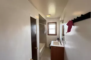 910 Randolph Ave, Rahway, NJ 07065 - Photo 3