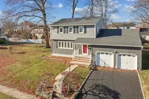 8 Periwinkle Pl, Woodbridge Township, NJ 07067 - Photo 3