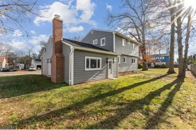 8 Periwinkle Pl, Woodbridge Township, NJ 07067 - Photo 31