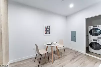 10 Commerce Ct #2F, Newark, NJ 07102 - Photo 3