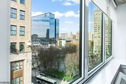 10 Commerce Ct #2F, Newark, NJ 07102 - Photo 9