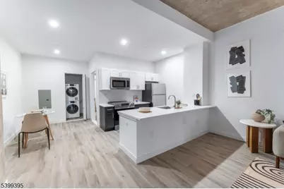 10 Commerce Ct #2F, Newark, NJ 07102 - Photo 1