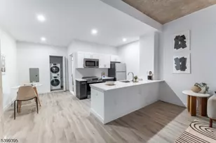 10 Commerce Ct, Newark, NJ 07102 - Photo 1