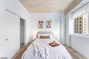 10 Commerce Ct, Newark, NJ 07102 - Photo 7