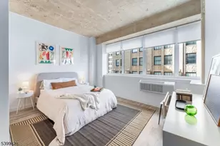 10 Commerce Ct, Newark, NJ 07102 - Photo 9