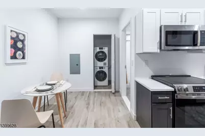 10 Commerce Ct #2I, Newark, NJ 07102 - Photo 3