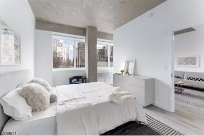 10 Commerce Ct #2J, Newark, NJ 07102 - Photo 11