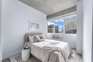 10 Commerce Ct, Newark, NJ 07102 - Photo 13