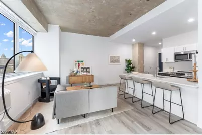 10 Commerce Ct #2D, Newark, NJ 07102 - Photo 5