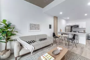 10 Commerce Ct, Newark, NJ 07102 - Photo 1