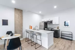 10 Commerce Ct, Newark, NJ 07102 - Photo 7