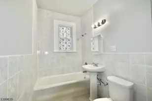 519 Clinton Pl, Newark, NJ 07112 - Photo 9