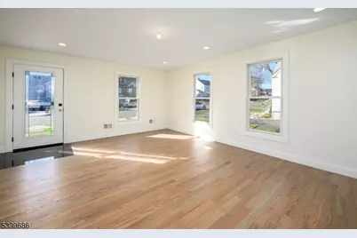 96 South Pkwy, Clifton, NJ 07014 - Photo 11