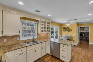 1053 Hillcrest Dr, Branchburg Township, NJ 08853 - Photo 15