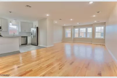 32 Garibaldi Ave #3, Newark, NJ 07114 - Photo 5