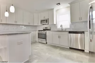 32 Garibaldi Ave #3, Newark, NJ 07114 - Photo 3