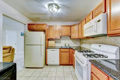 6 Hansen Pl, Wayne, NJ 07470 - Photo 23