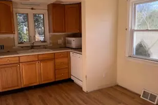 6 Maple Ln, Hampton Boro, NJ 08827 - Photo 3