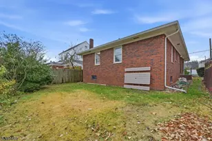 2209 N Wood Ave, Roselle, NJ 07203 - Photo 9