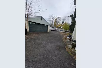 387 Tower St, Union Township, NJ 07088 - Photo 21