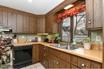 32 Grove St, Wanaque, NJ 07465 - Photo 17