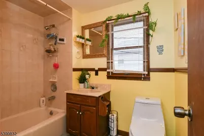 32 Grove St, Wanaque, NJ 07465 - Photo 31