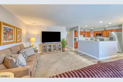 9 Crestmont Ct, Hardyston Township, NJ 07419 - Photo 7