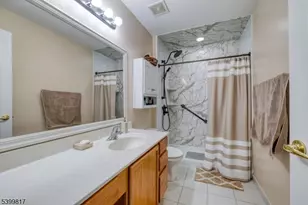 9 Crestmont Ct, Hardyston Township, NJ 07419 - Photo 15