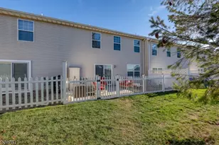 9 Crestmont Ct, Hardyston Township, NJ 07419 - Photo 25