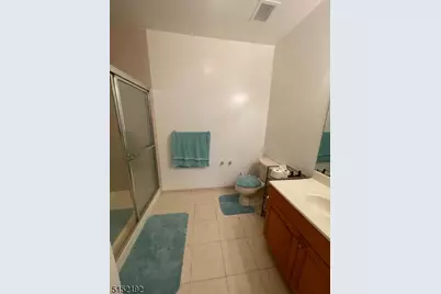 132 Cory Ln, Elmwood Park, NJ 07407 - Photo 17