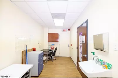 2 Lincoln Hwy-Unit100, Edison Twp., NJ 08820 - Photo 33