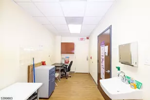 2 Lincoln Hwy-Unit100, Edison Twp., NJ 08820 - Photo 33