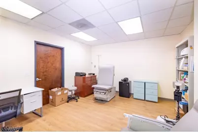 2 Lincoln Hwy-Unit100, Edison Twp., NJ 08820 - Photo 29