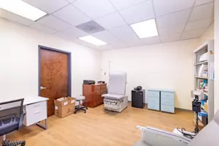 2 Lincoln Hwy-Unit100, Edison Twp., NJ 08820 - Photo 29