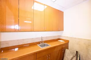 2 Lincoln Hwy-Unit100, Edison Twp., NJ 08820 - Photo 27