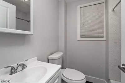 467 Fairview Ave, Orange, NJ 07050 - Photo 15