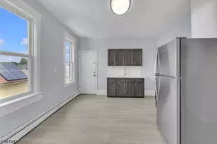 215 Delaware St, Elizabeth, NJ 07206 - Photo 9