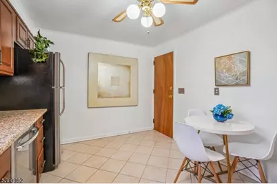 944 Burlington Ave, Union Township, NJ 07083 - Photo 7