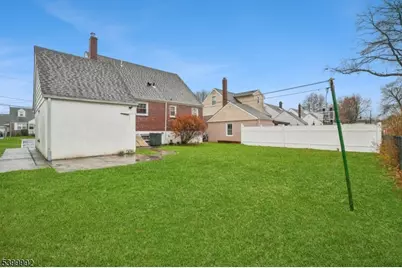 944 Burlington Ave, Union Township, NJ 07083 - Photo 31