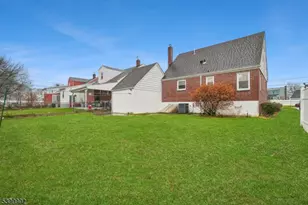 944 Burlington Ave, Union Township, NJ 07083 - Photo 33