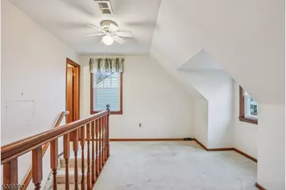 944 Burlington Ave, Union Township, NJ 07083 - Photo 17