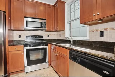 6107 Brookhaven Ct, Riverdale, NJ 07457 - Photo 9