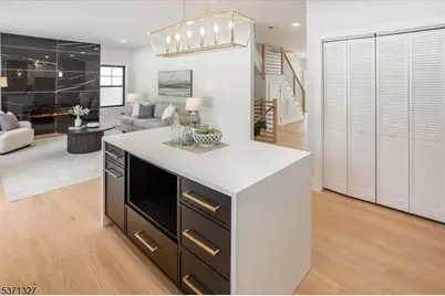 111 N Summit Ave, Chatham, NJ 07928 - Photo 13