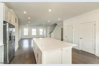 7 Dorchester Ln, East Hanover Township, NJ 07936 - Photo 11
