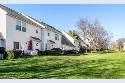 127 Stratford Dr, Nutley, NJ 07110 - Photo 23