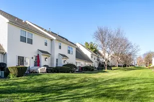 127 Stratford Dr, Nutley, NJ 07110 - Photo 23