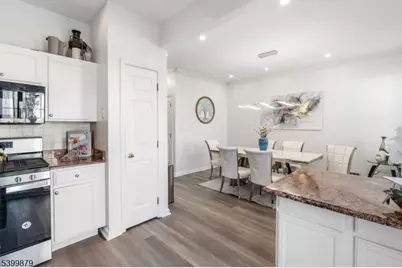 127 Stratford Dr, Nutley, NJ 07110 - Photo 7